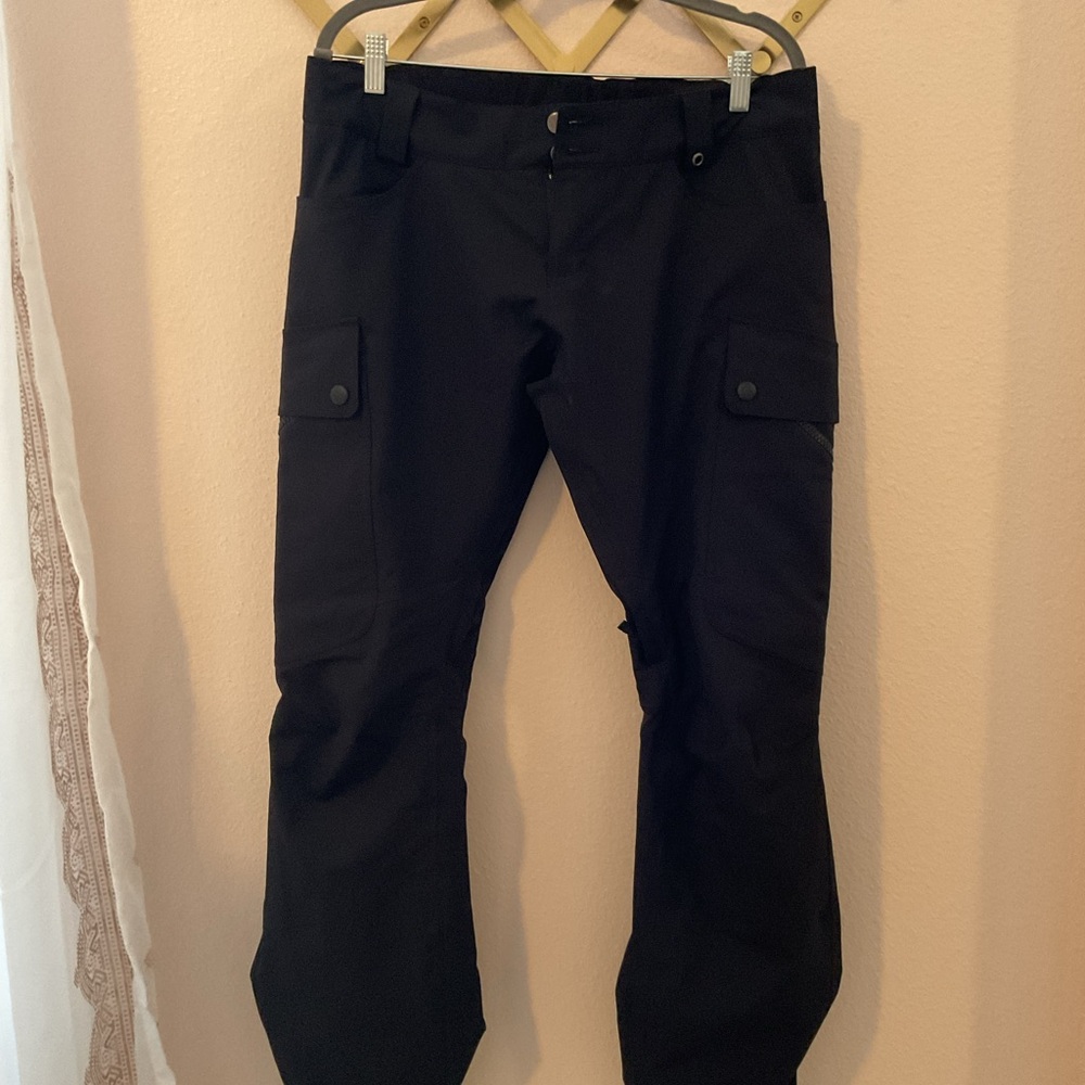 Burton Women’s Black Ski Cargo Pants, Extra Warm and adjustable, like new